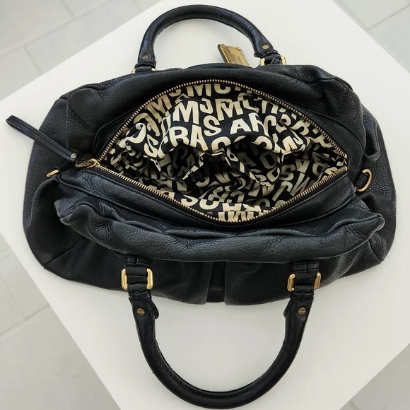 Marc by Marc Jacobs Leather Handbag EUC - black with gold hardware - Picture 8 of 16